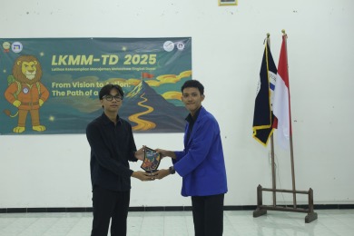 Penyerahan Plakat Satrio 